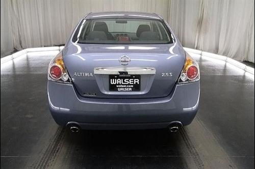 Nissan Altima 2011 photo 5