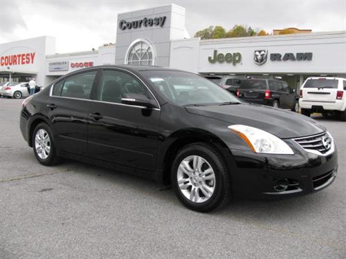 Nissan Altima 2011 photo 1