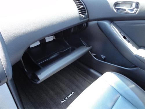 Nissan Altima 2011 photo 2