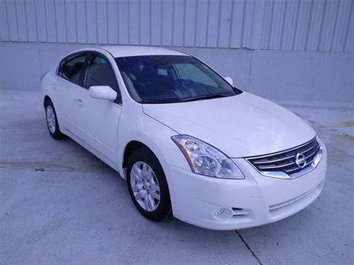 Nissan Altima 2011 photo 1