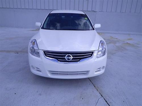 Nissan Altima 2011 photo 2