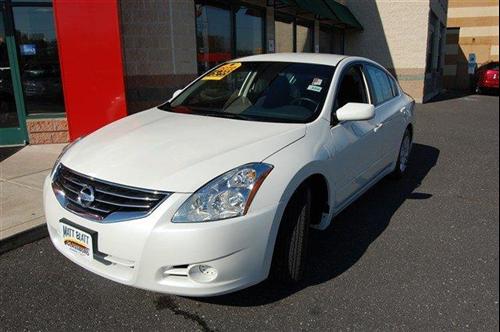 Nissan Altima 2011 photo 2