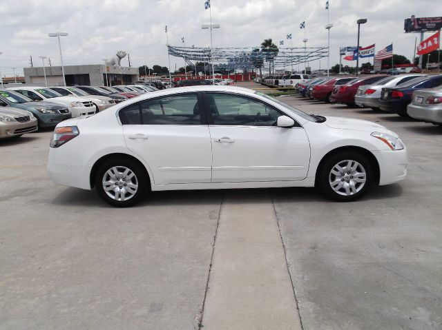 Nissan Altima 2011 photo 10
