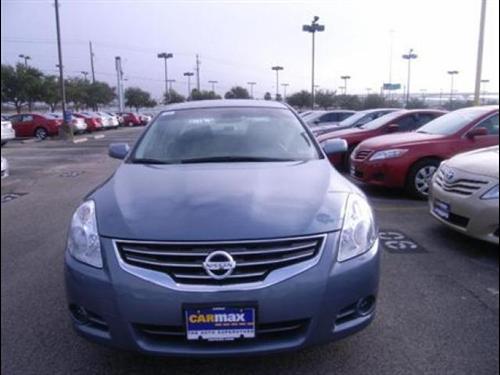 Nissan Altima 2011 photo 1