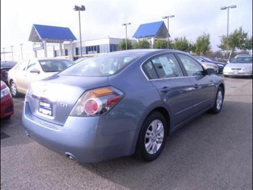 Nissan Altima 2011 photo 4
