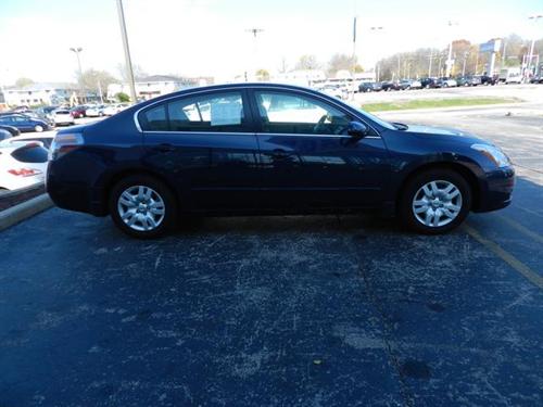 Nissan Altima 2011 photo 1