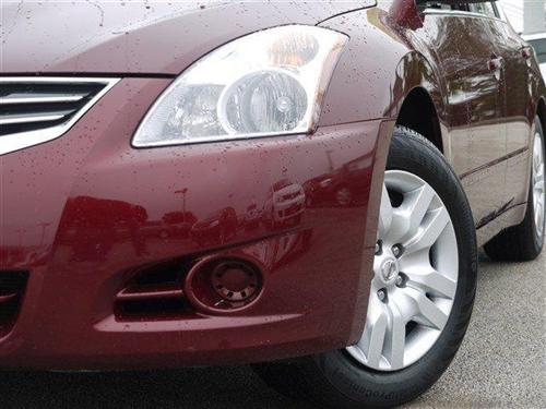 Nissan Altima 2011 photo 1