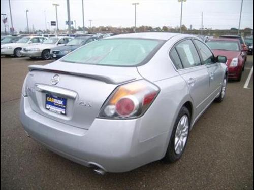 Nissan Altima 2011 photo 4