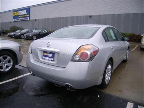Nissan Altima 2011 photo 4