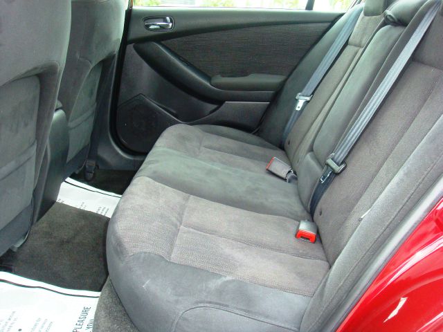Nissan Altima Pickupslt Quad Cab SWB 4WD 4x4 Truck Sedan