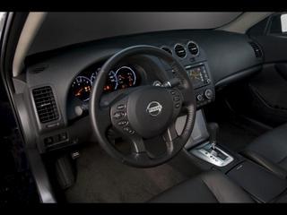 Nissan Altima 2011 photo 2