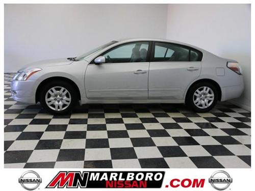 Nissan Altima 2011 photo 1