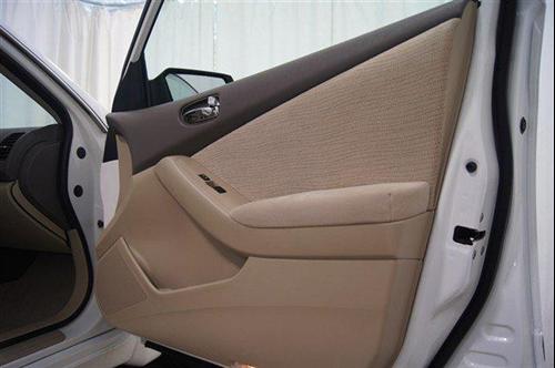 Nissan Altima 2011 photo 1