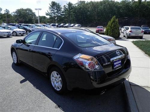 Nissan Altima 2011 photo 2