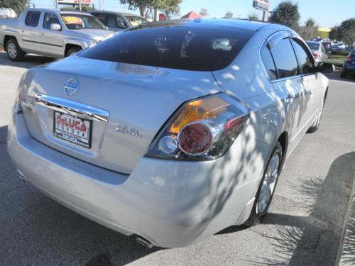 Nissan Altima 2011 photo 4