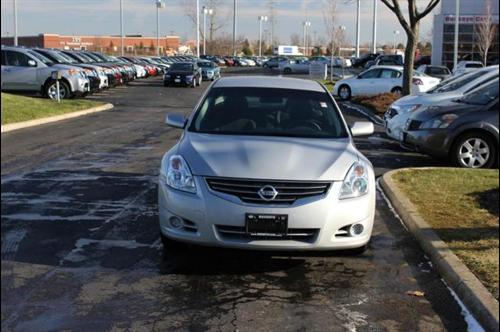 Nissan Altima 2011 photo 1