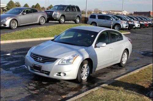 Nissan Altima 2011 photo 2