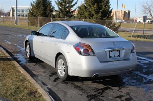 Nissan Altima 2011 photo 3
