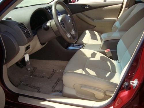 Nissan Altima 2011 photo 1