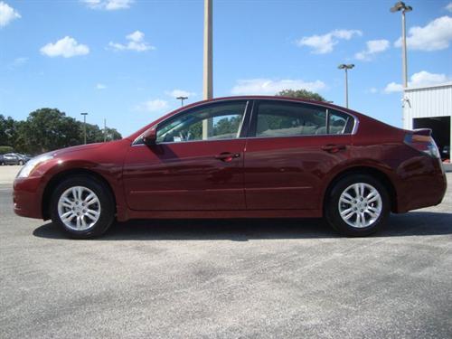 Nissan Altima 2011 photo 4