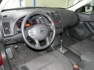 Nissan Altima 2011 photo 1