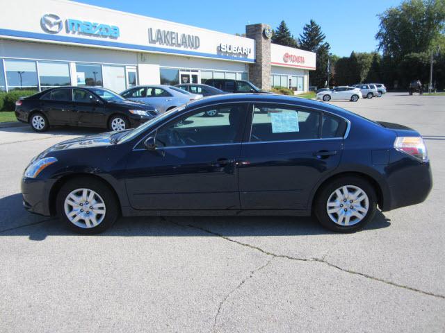 Nissan Altima 2011 photo 1