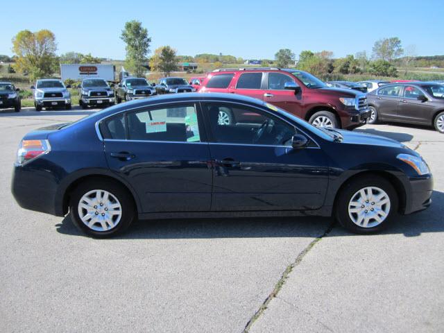 Nissan Altima 2011 photo 4