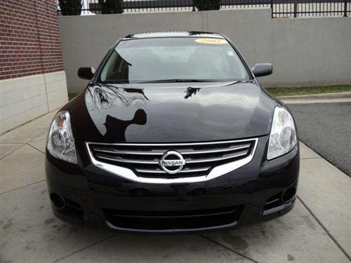 Nissan Altima 2011 photo 1