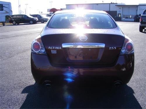 Nissan Altima 2011 photo 3