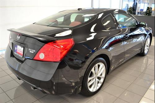 Nissan Altima 2011 photo 1