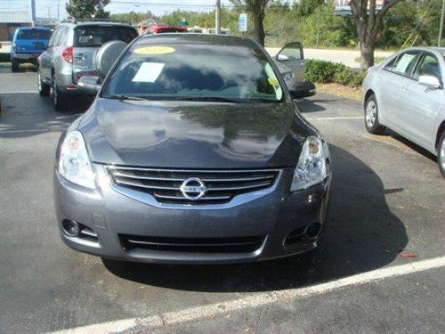 Nissan Altima 2011 photo 1