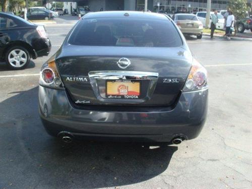 Nissan Altima 2011 photo 4