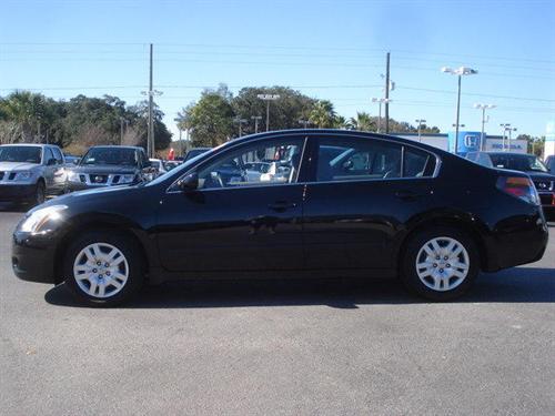 Nissan Altima 2011 photo 1