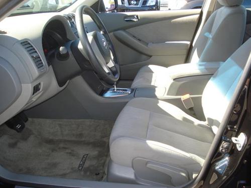 Nissan Altima 2011 photo 2