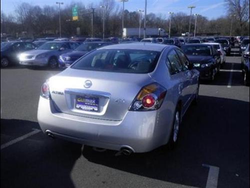 Nissan Altima 2011 photo 3