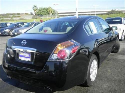 Nissan Altima 2011 photo 4
