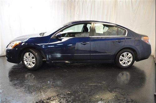 Nissan Altima 2011 photo 2