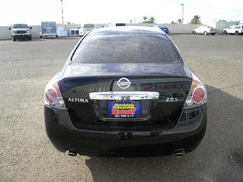 Nissan Altima 2011 photo 1