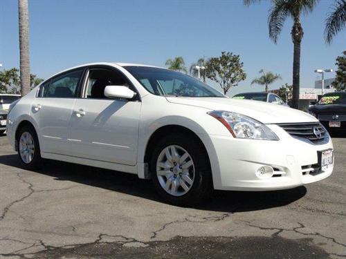 Nissan Altima 2011 photo 1