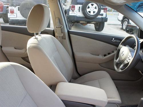 Nissan Altima 2011 photo 4