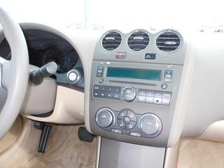 Nissan Altima 2011 photo 4