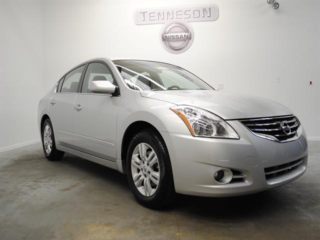 Nissan Altima 2011 photo 2
