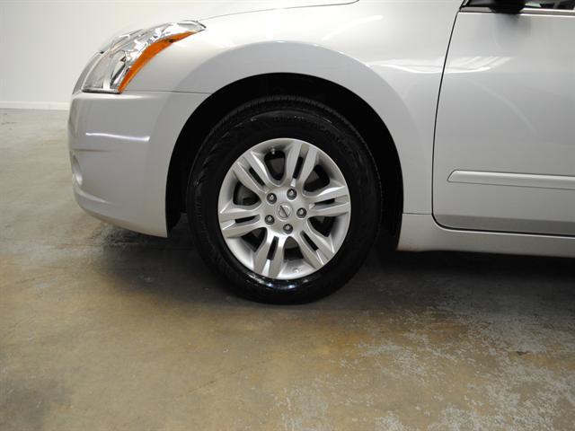 Nissan Altima 2011 photo 3