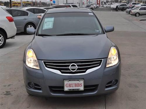 Nissan Altima 2011 photo 1