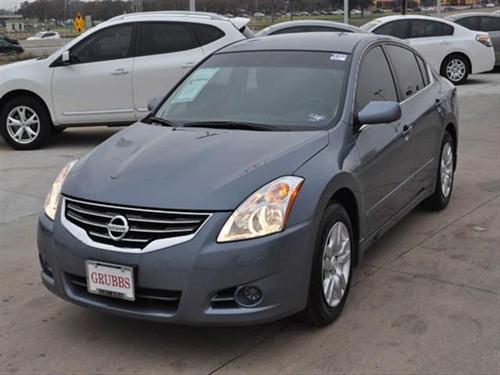 Nissan Altima 2011 photo 2