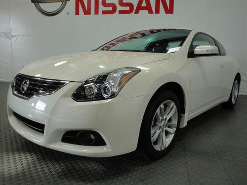 Nissan Altima 2011 photo 2