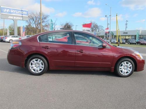 Nissan Altima 2011 photo 1
