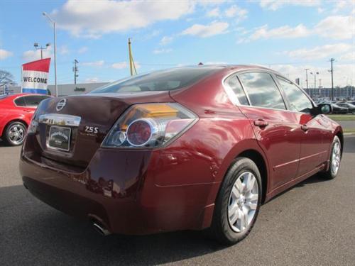 Nissan Altima 2011 photo 2