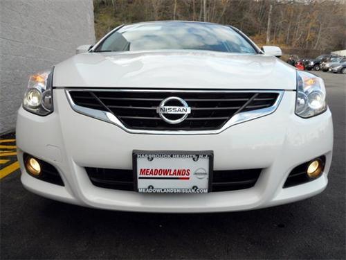 Nissan Altima 2011 photo 2