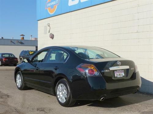 Nissan Altima 2011 photo 3